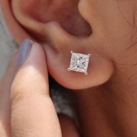 NEW 2.5 CARAT SILVER SQUARE DIAMOND STUD EARRINGS - Picture 3 of 3